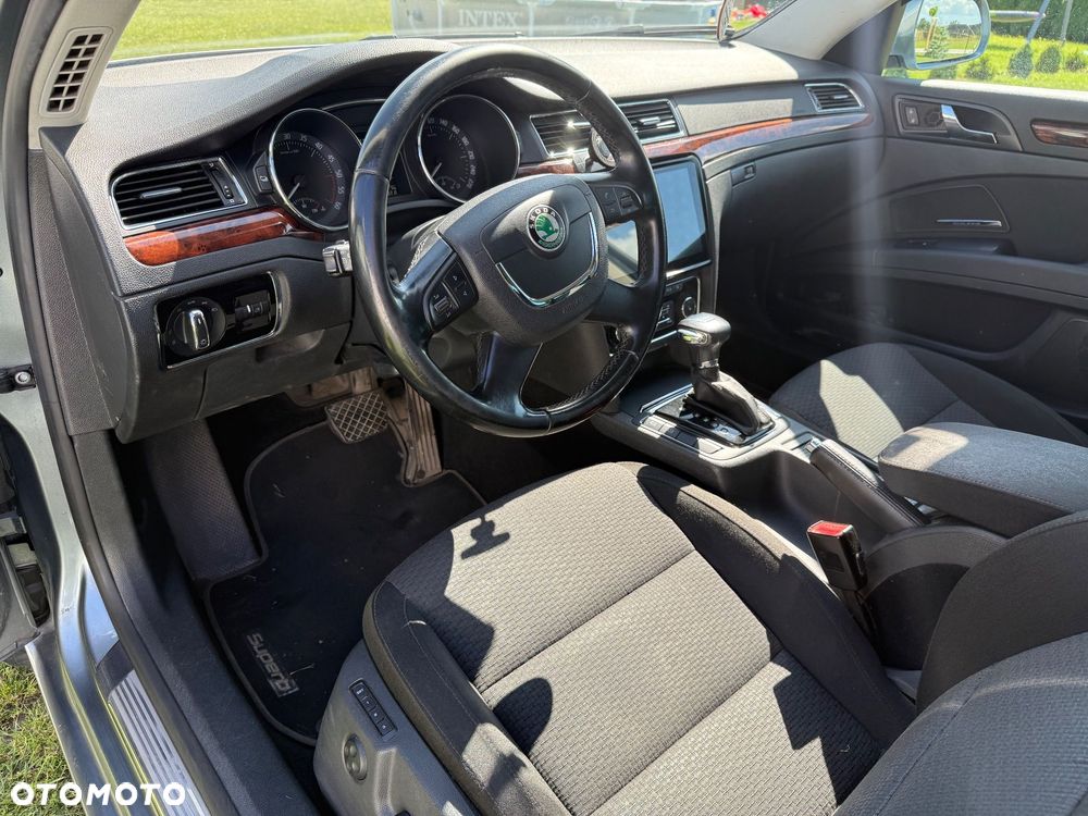 Skoda Superb 2.0 TDI Elegance DSG - 19
