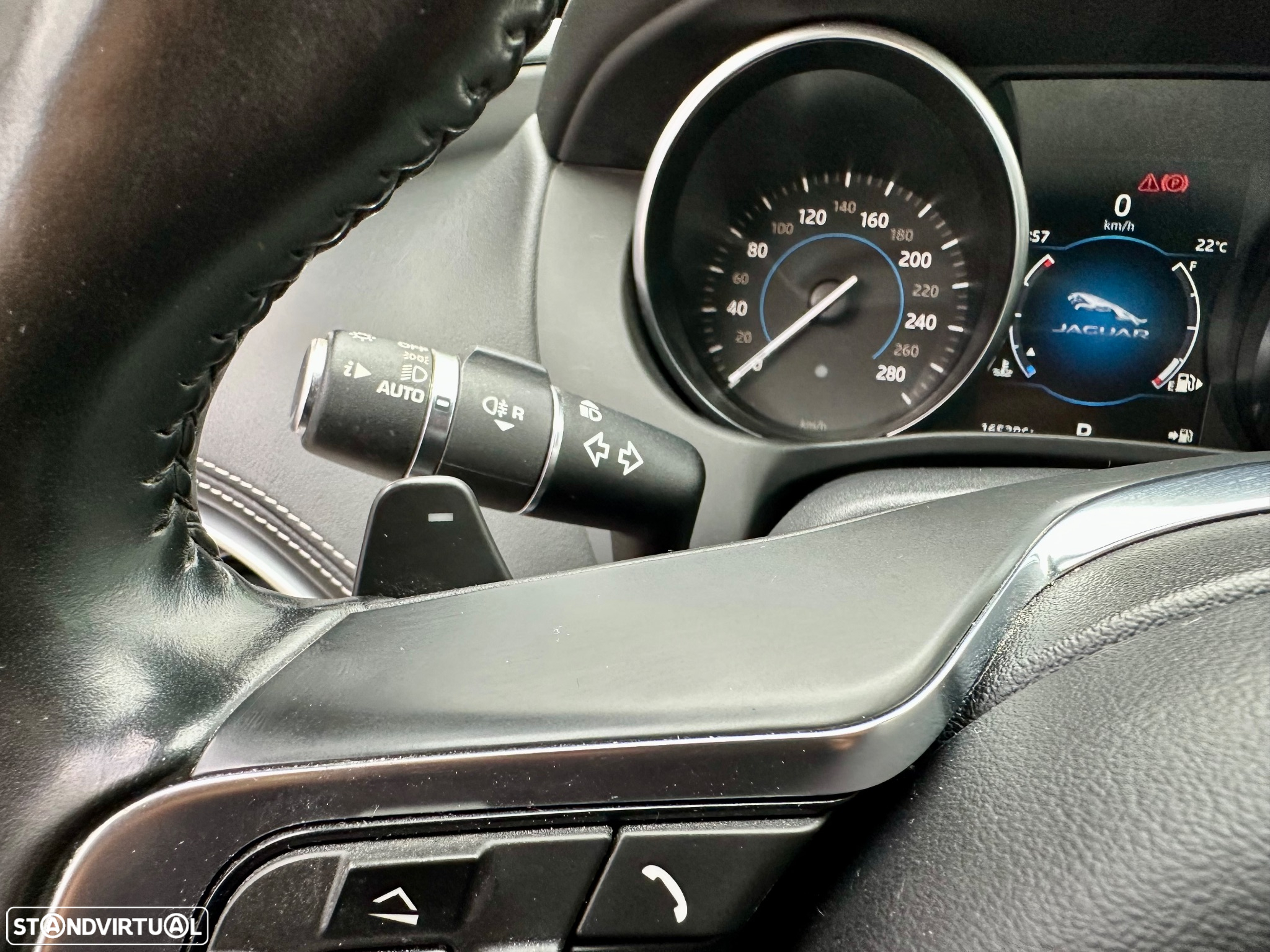 Jaguar XE 2.0 D R-Sport AWD Aut. - 22