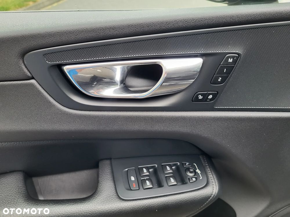 Volvo XC 60 T6 AWD Inscription - 12