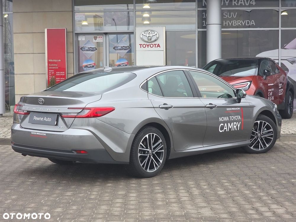 Toyota Camry - 5