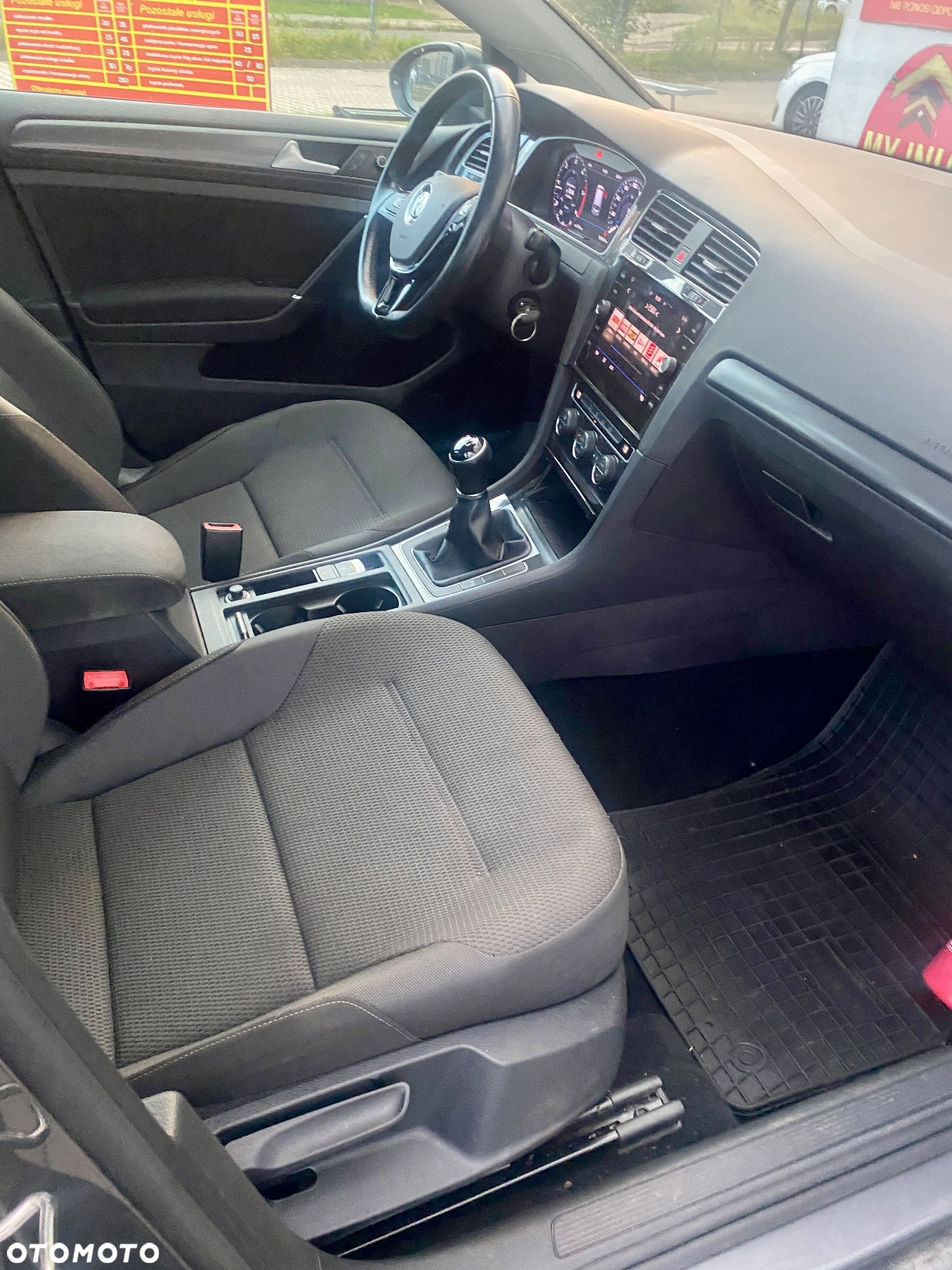 Volkswagen Golf - 17