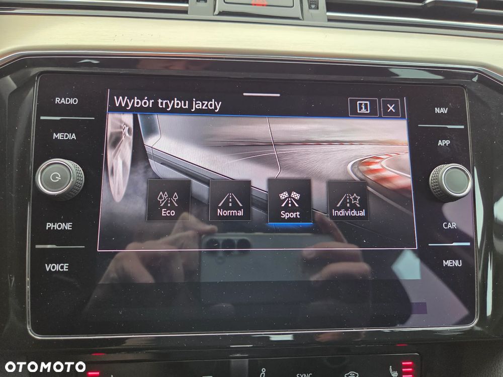 Volkswagen Passat 2.0 TDI EVO Elegance DSG - 28