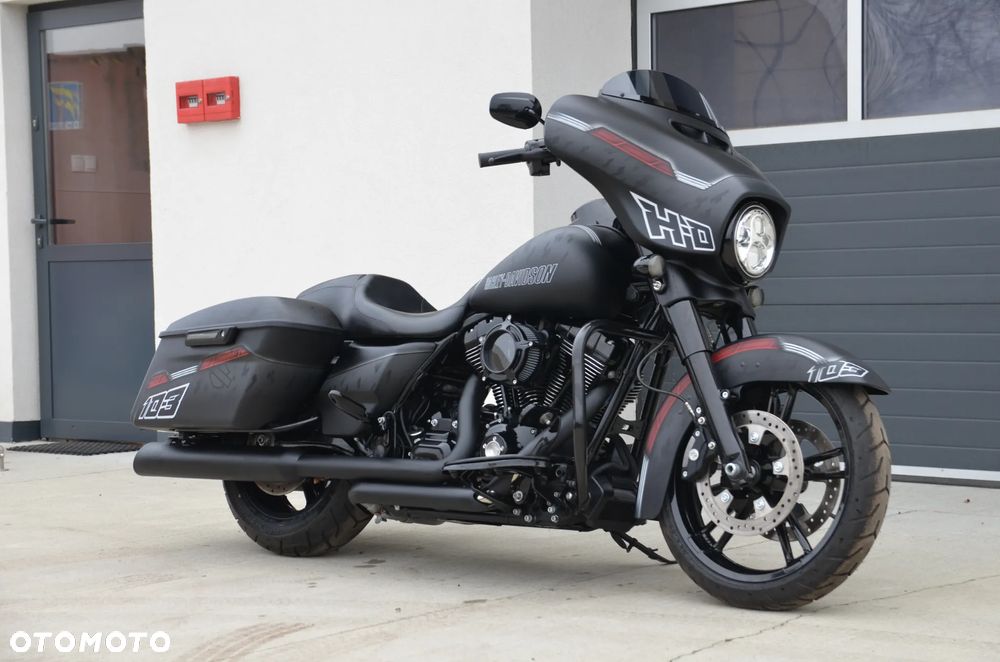 Harley-Davidson Touring Street Glide - 28