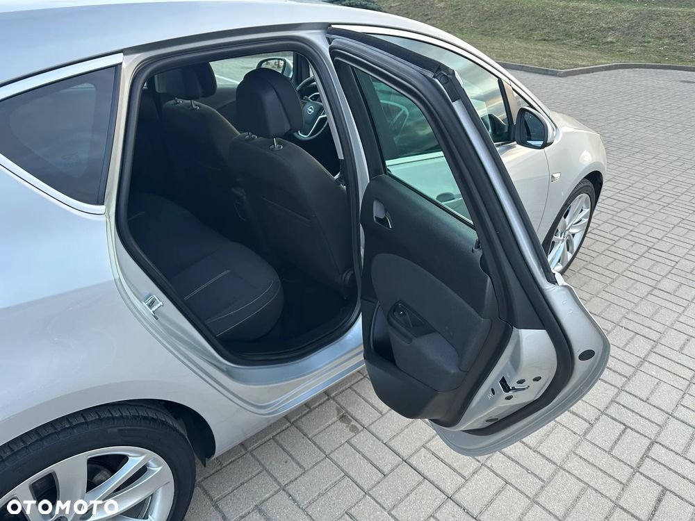 Opel Astra 1.4 Turbo - 21