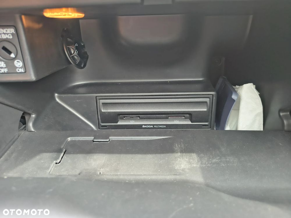 Skoda RAPID Spb 1.0 TSI Clever - 14