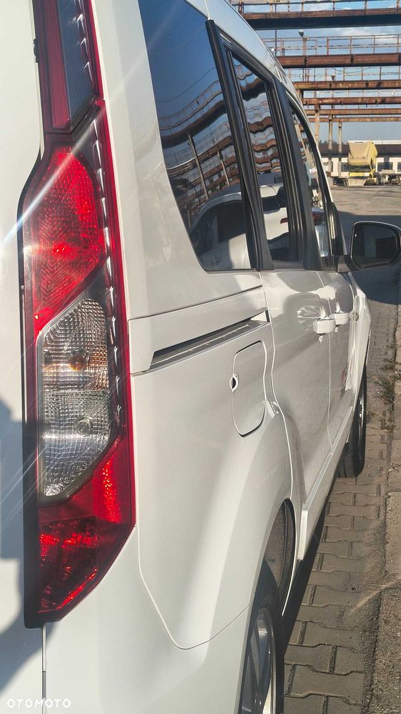 Ford Tourneo Connect - 4