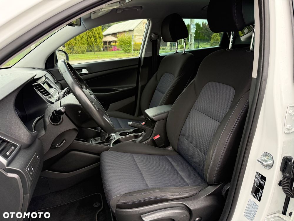 Hyundai Tucson 1.7 CRDI BlueDrive Comfort 2WD - 19