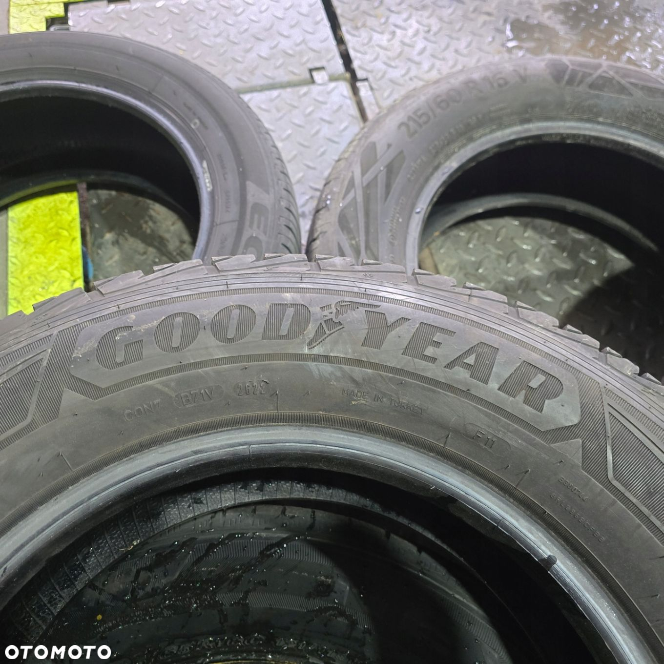 GOODYEAR ULTRAGRIP CARGO 205/75R16C 113/111R 22R 1X - 5