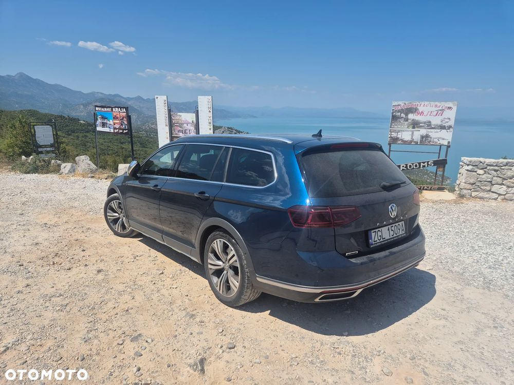 Volkswagen Passat - 2