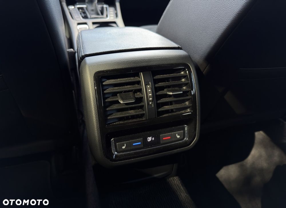 Volkswagen Arteon 2.0 TSI DSG R-Line - 34