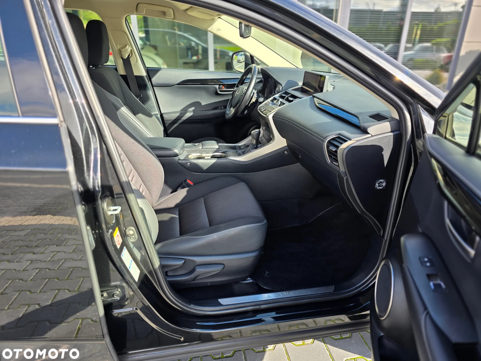 Lexus NX 300h Elegance AWD - 26
