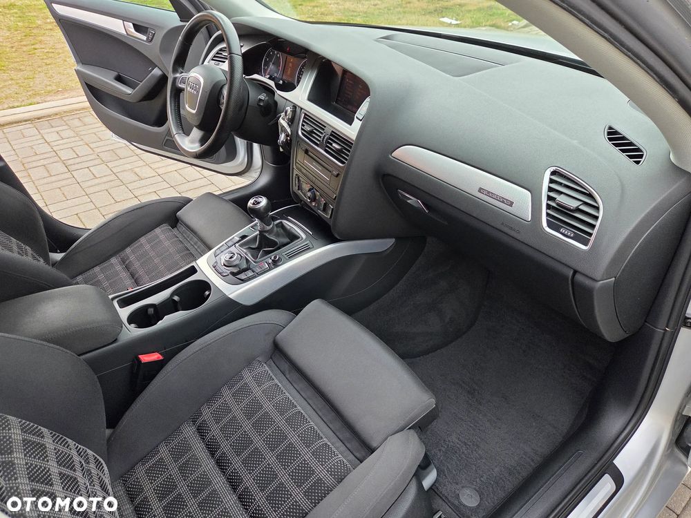 Audi A4 Avant 1.8 TFSI quattro Ambiente - 22