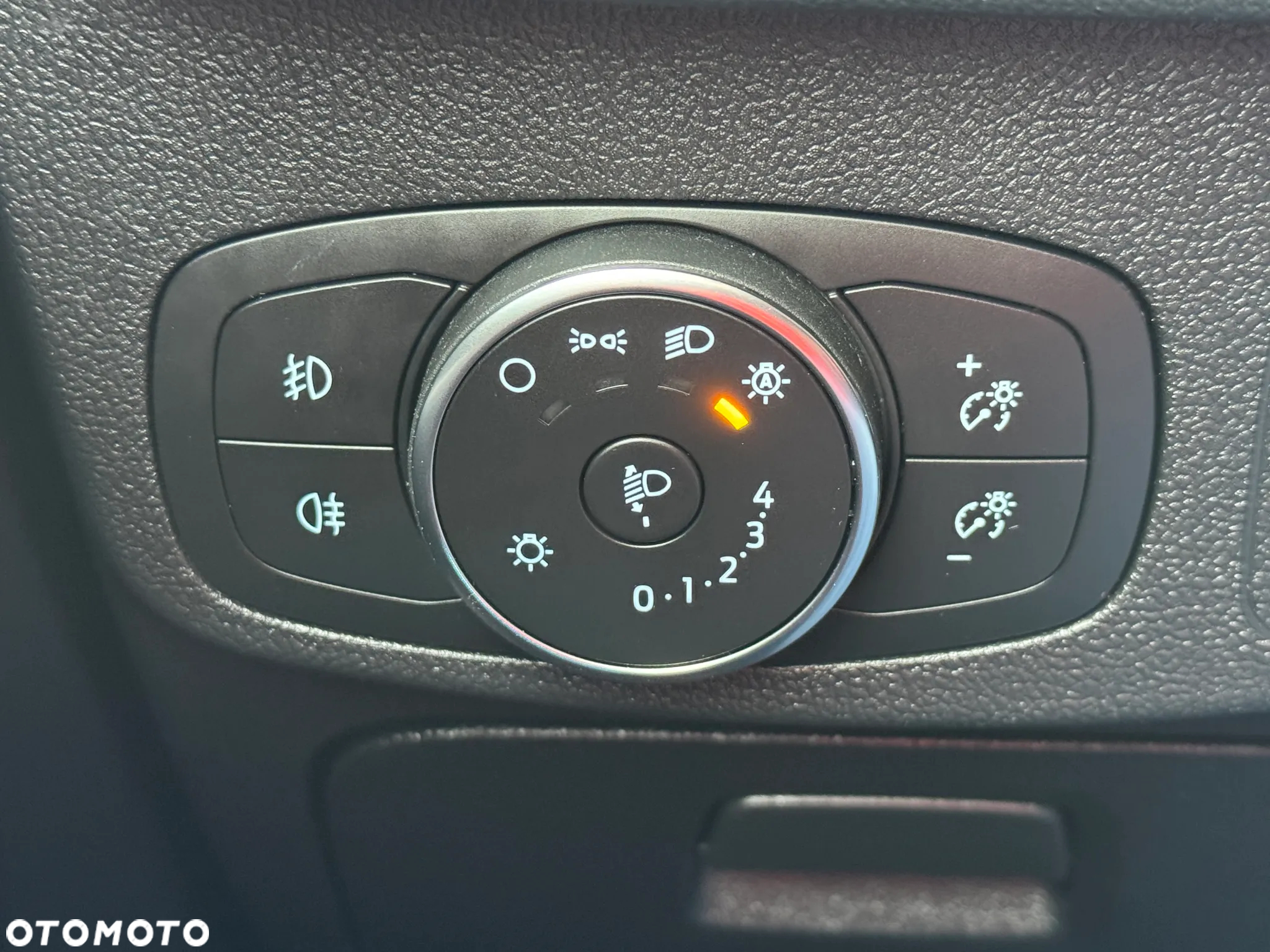 Ford Focus 1.5 EcoBoost Start-Stopp-System TITANIUM - 23