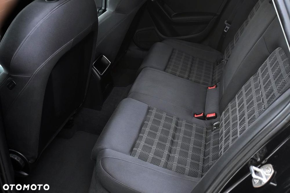 Audi A4 Avant - 32