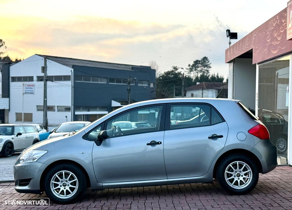 Toyota Auris 1.4 D-4D Exclusive - 3