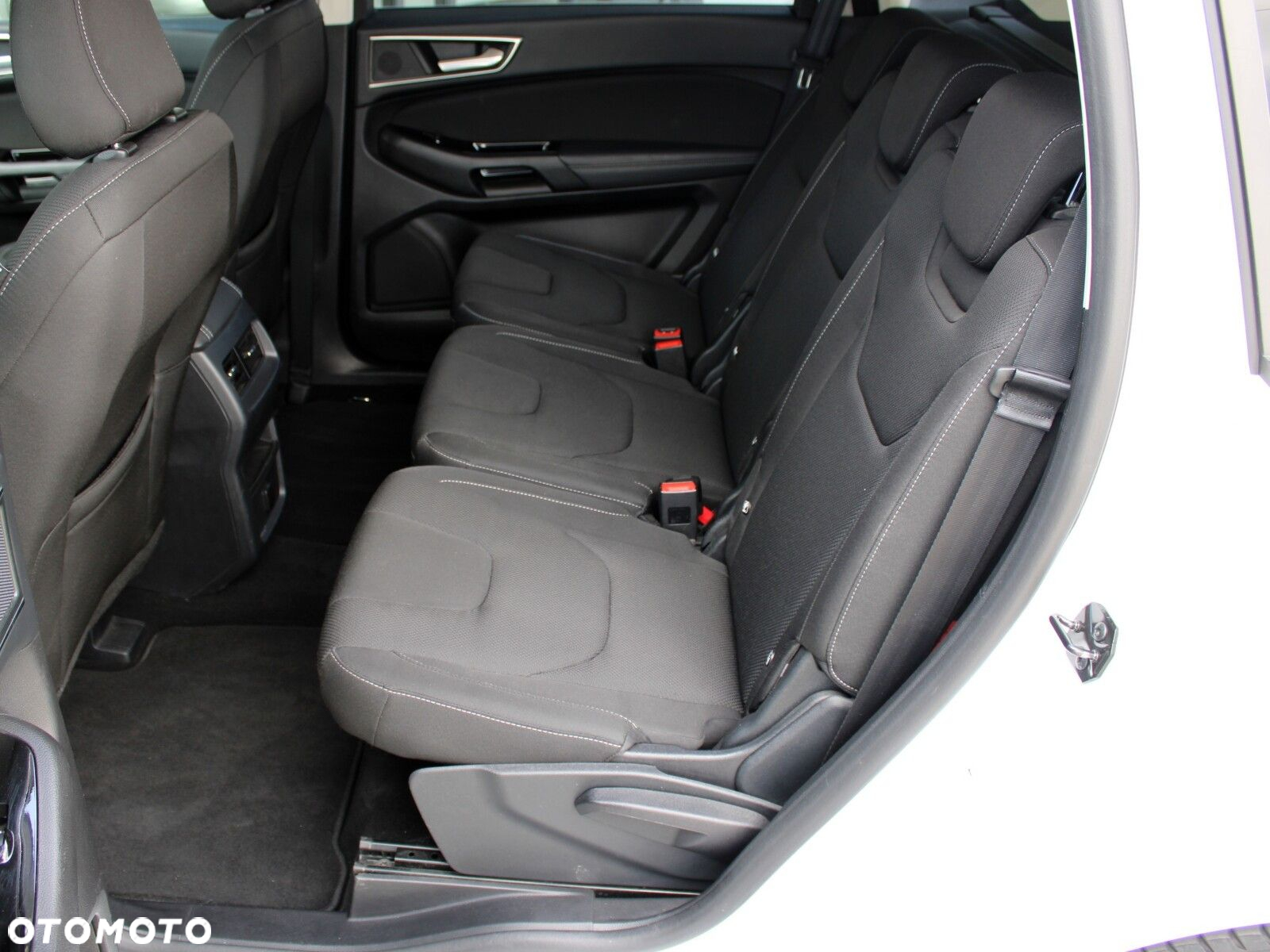 Ford S-Max - 13