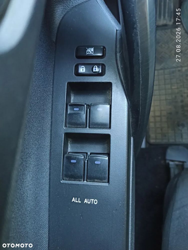 Toyota Auris 1.6 Premium MS - 19