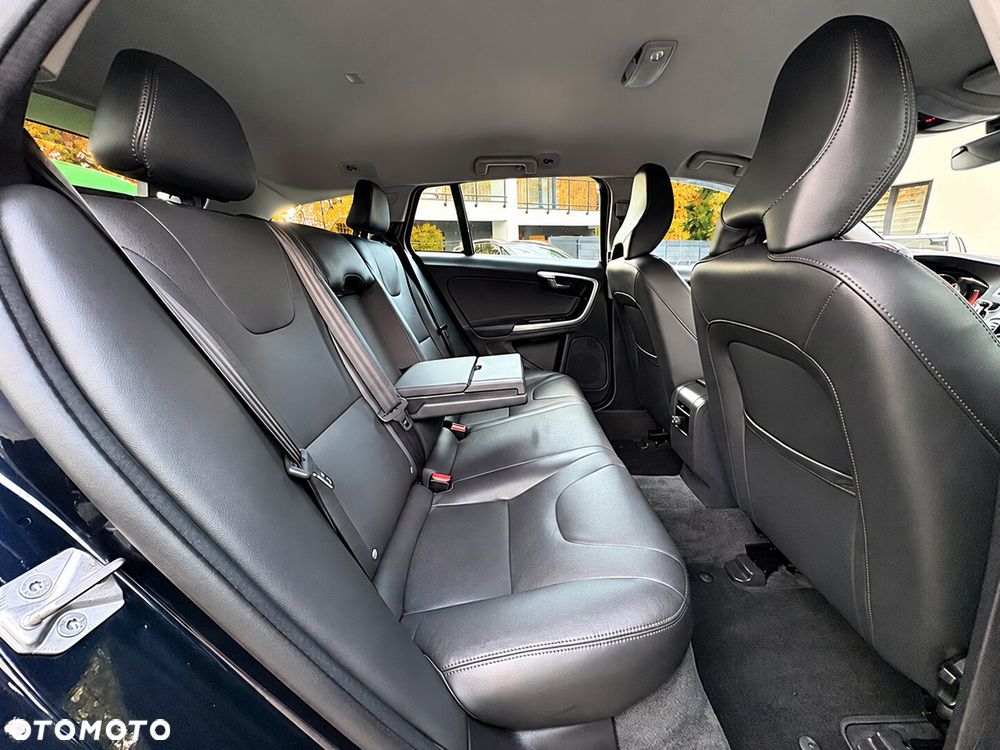 Volvo V60 D2 Summum - 19