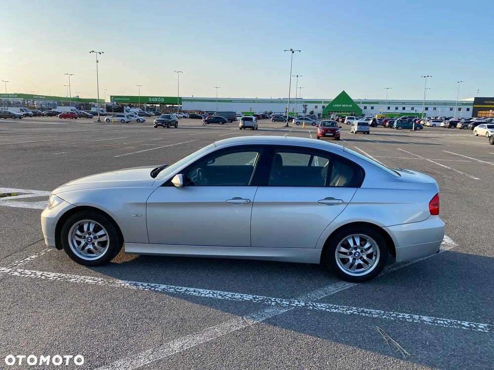 BMW Seria 3 318i - 9