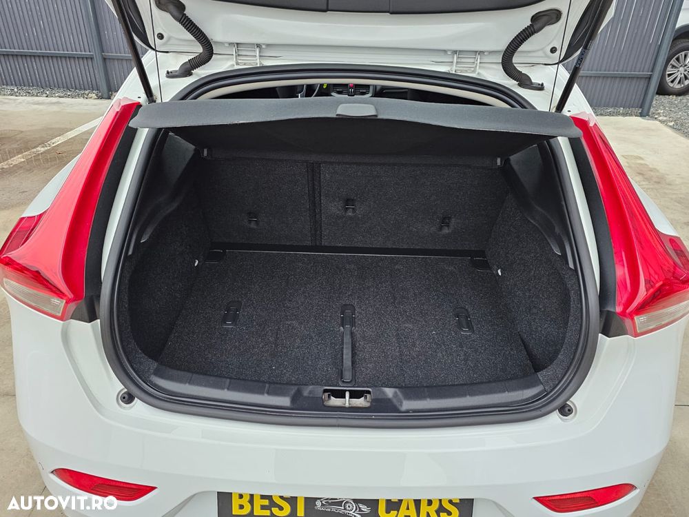 Volvo V40 D2 - 29