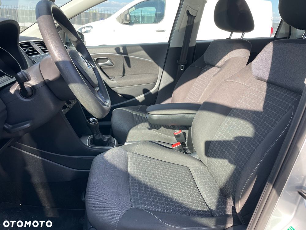 Volkswagen Polo 1.4 TDI Blue Motion Technology Lounge - 8