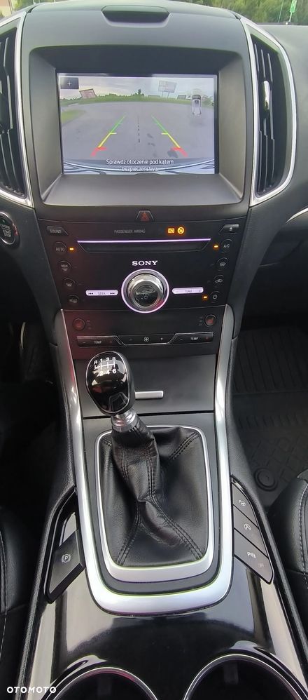 Ford S-Max - 16