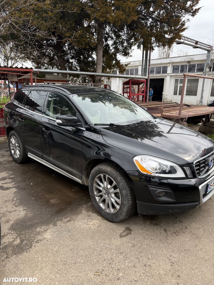 Volvo XC 60 D5 AWD Momentum - 4