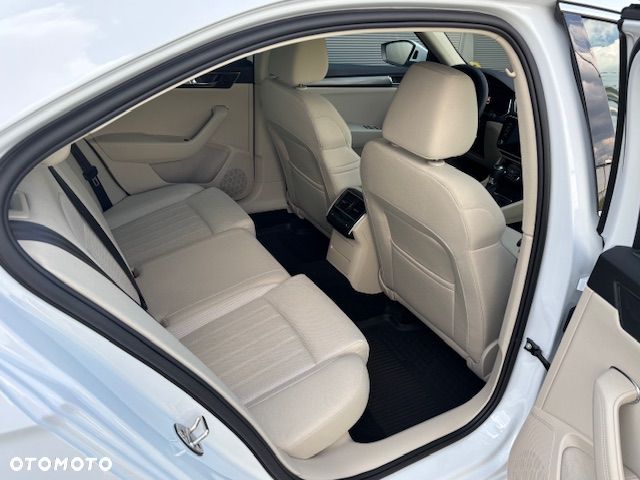 Skoda Superb 2.0 TDI SCR Style DSG - 18