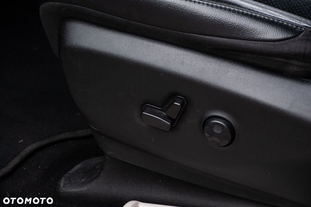 Chrysler Pacifica - 35