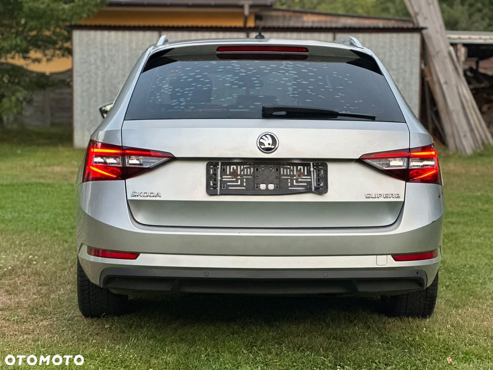 Skoda Superb 2.0 TDI Ambition DSG - 5