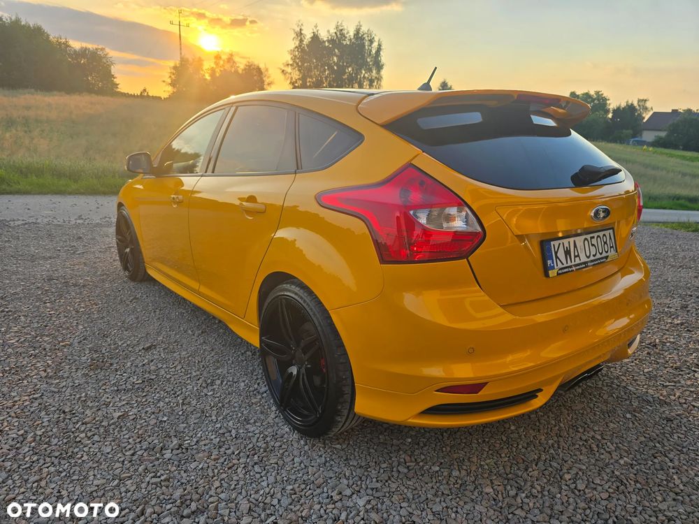 Ford Focus 2.0 EcoBoost ST - 6