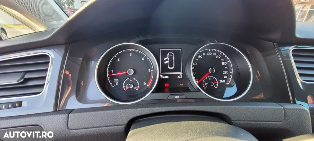 Volkswagen Golf - 18