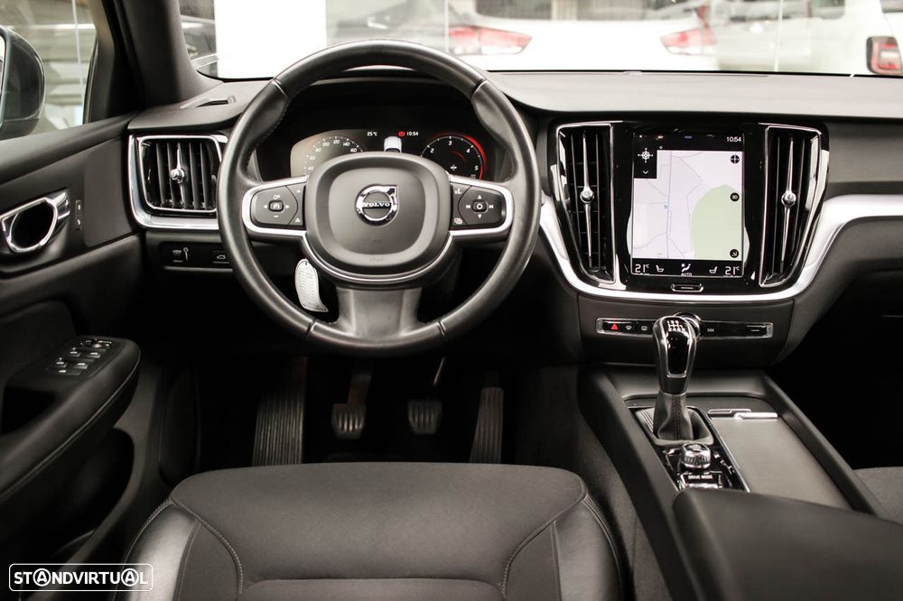 Volvo V60 D3 Momentum Pro - 11