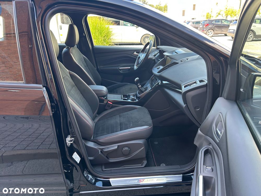 Ford Kuga 1.5 EcoBoost 2x4 ST-Line - 17