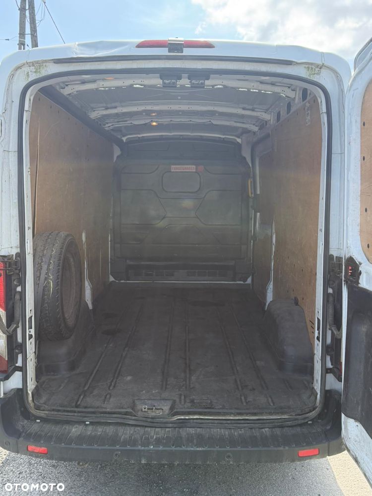 Ford Transit - 11