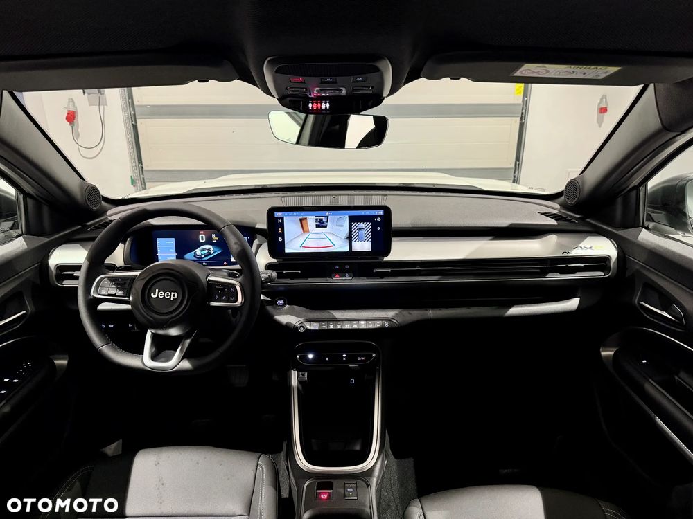 Jeep Avenger 1.2 T3 mHEV Upland 4xe eDCT6 - 12