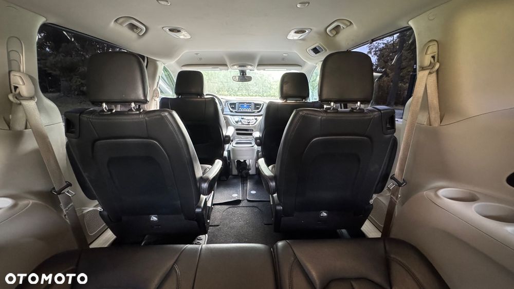 Chrysler Pacifica - 39