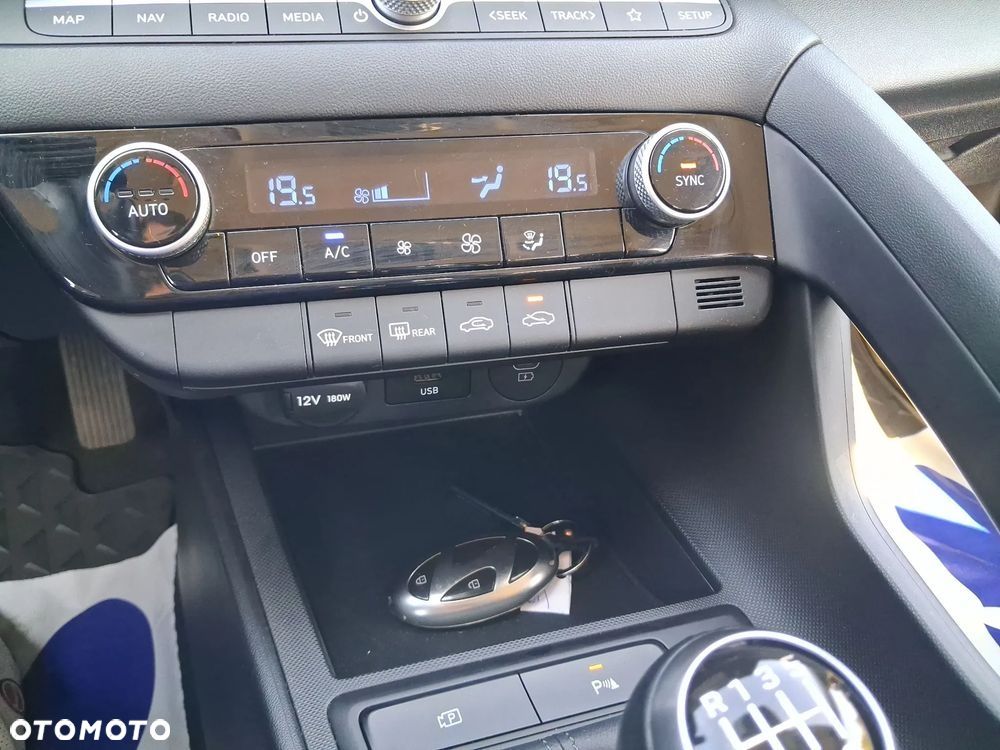 Hyundai Elantra 1.6 Modern - 19
