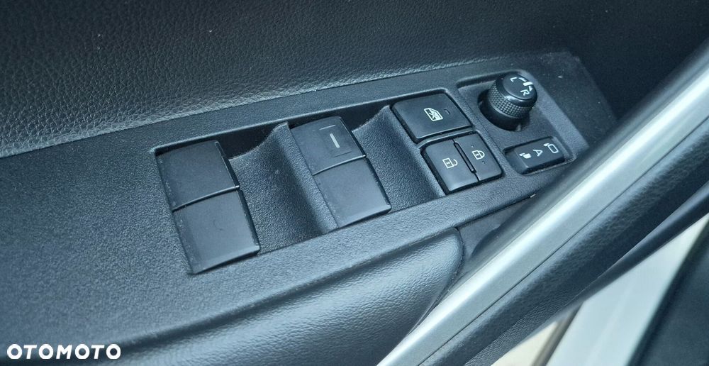 Toyota Corolla Cross 2.0 Hybrid Style AWD - 19