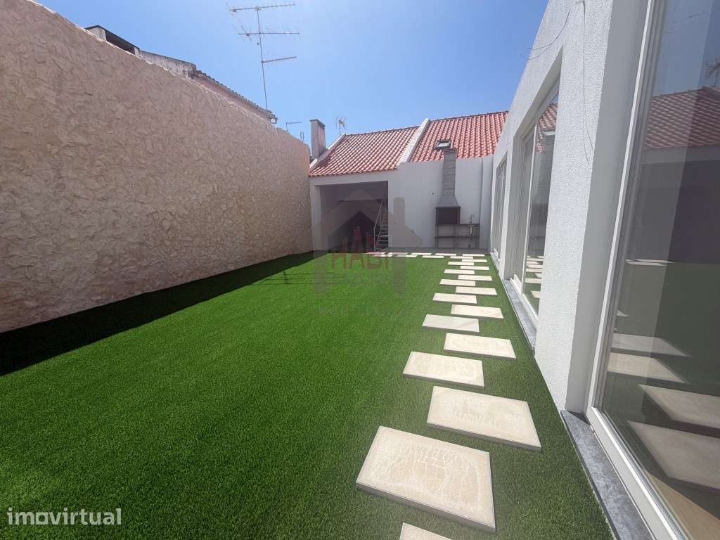 Excelente Moradia T3+1 Centro de Benavente Baixa de Preço - Grande imagem: 3/23