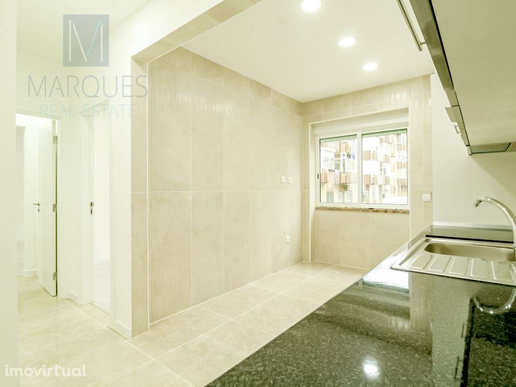 Apartamento T2 Remodelado na Cova da Piedade - Grande imagem: 4/12