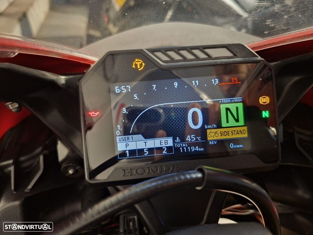 Honda CBR CBR1000RA - 5