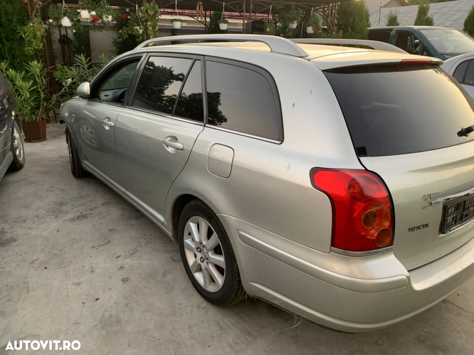 Dezmembram  Toyota Avensis Break - 4