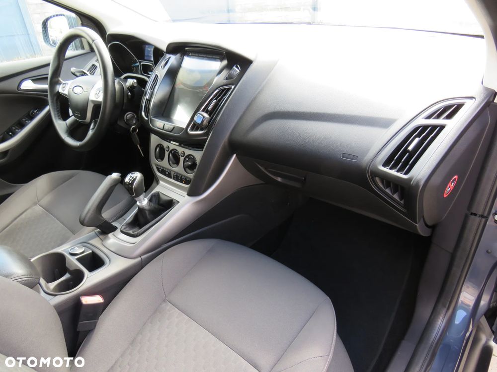 Ford Focus - 34