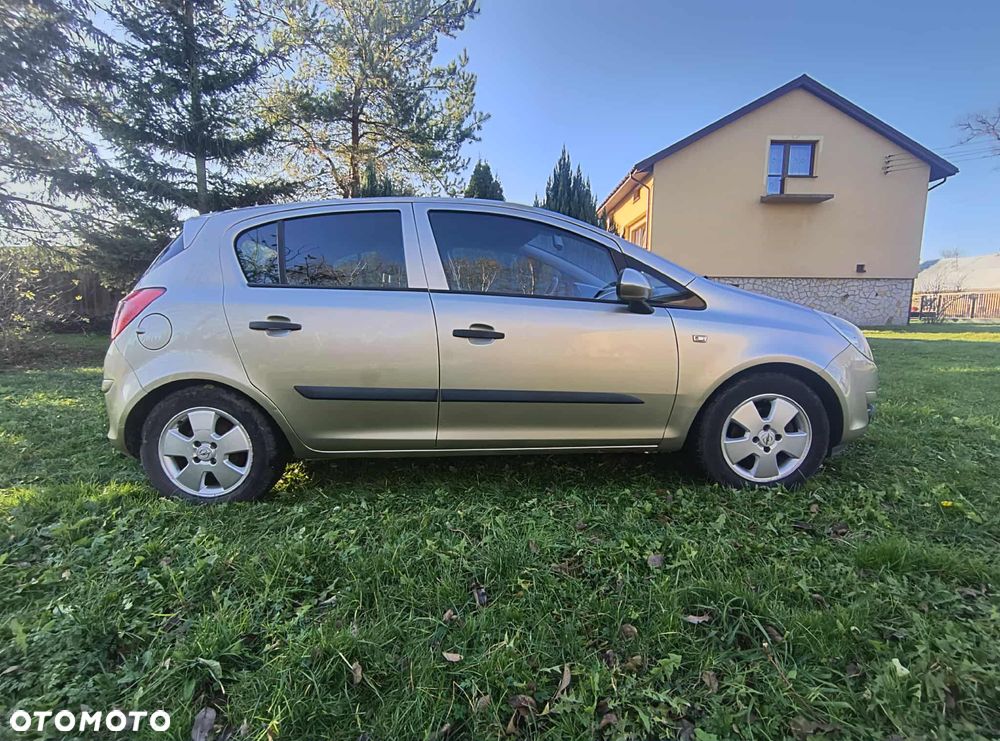Opel Corsa 1.2 16V Essentia - 5