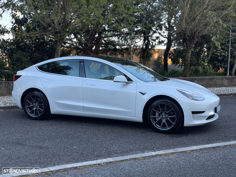 Tesla Model 3 Standard Range Plus RWD - 3