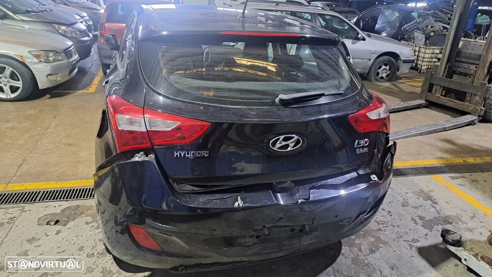 Hyundai i30 II Hatchback (GD) 1.6 CRDi - PARA PEÇAS - 3
