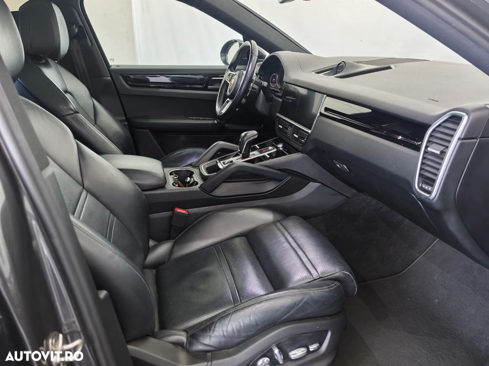 Porsche Cayenne Coupe - 35