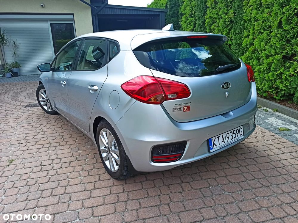Kia Ceed 1.6 GDI L - 4