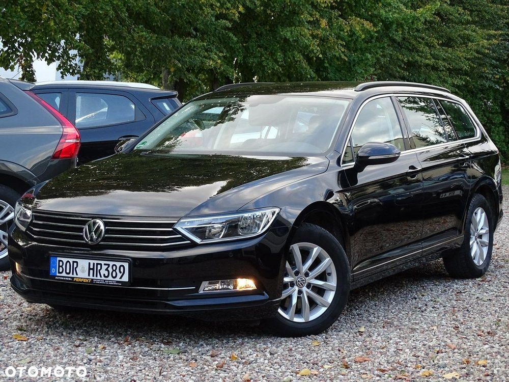 Volkswagen Passat - 1
